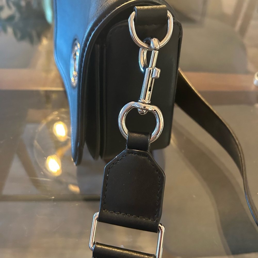 Marc Jacobs Black Leather Shoulder Bag - Picture 3 of 9
